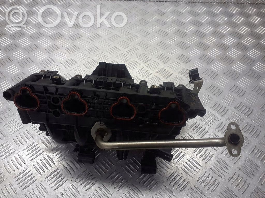 Opel Corsa C Colector de admisión 