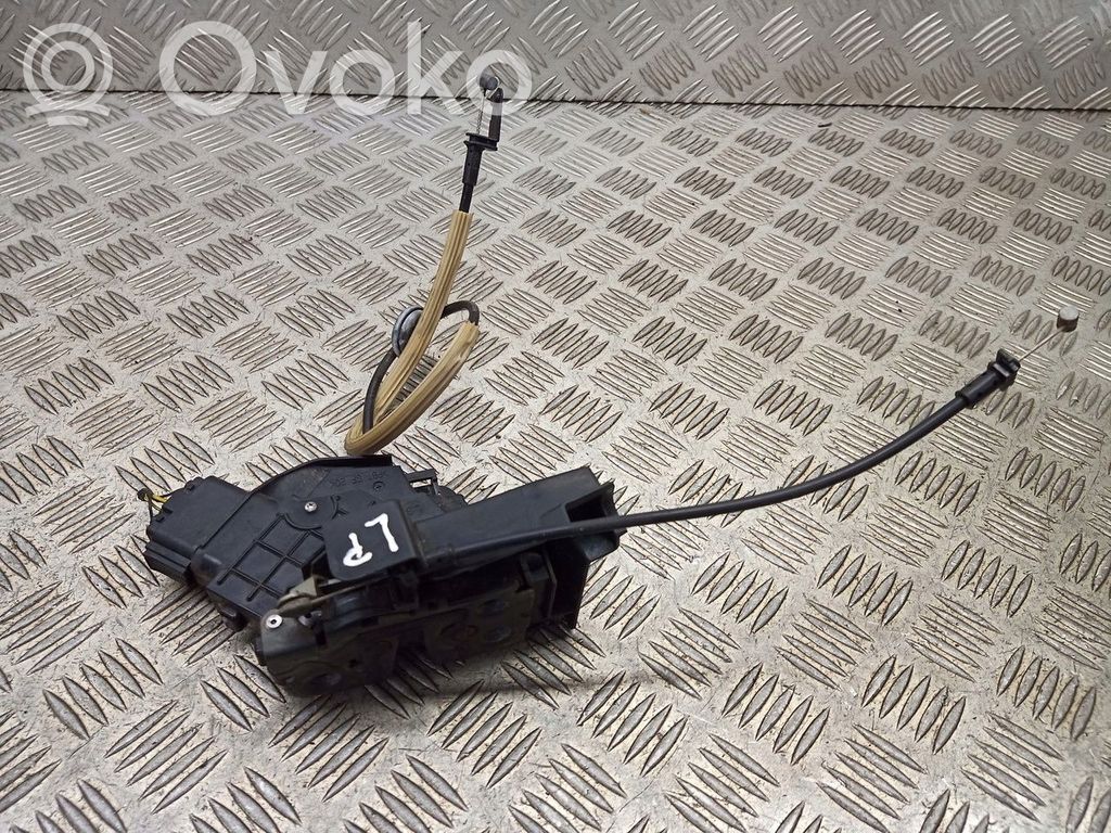 Serrure de porte arrière   4M5AA26413BE