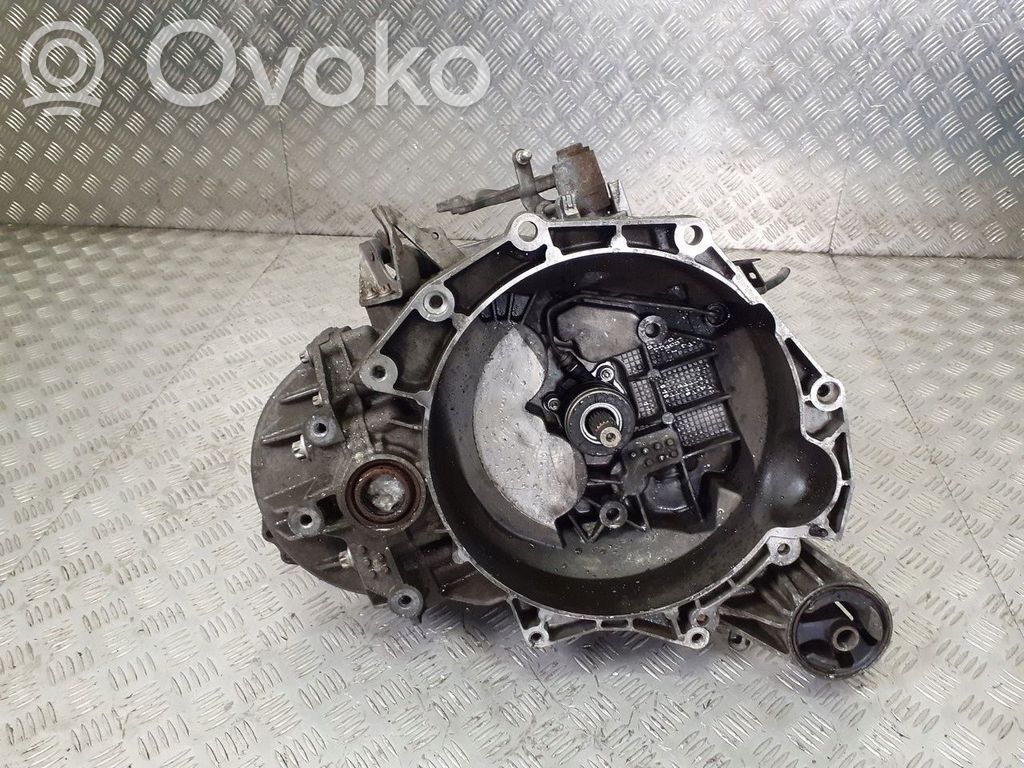 Opel Zafira B Manuaalinen 5-portainen vaihdelaatikko 