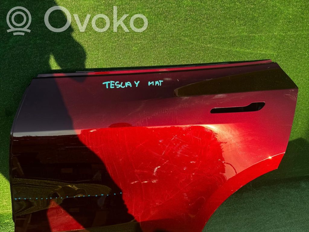 Tesla Model Y Galinės durys 