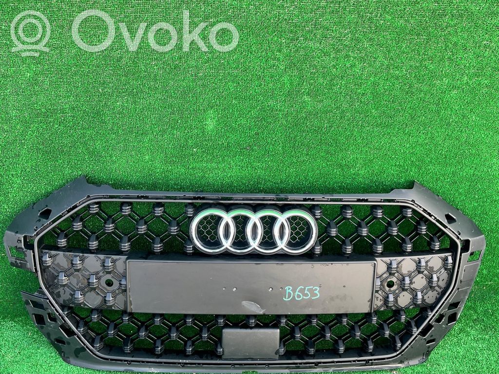 Audi A1 Front bumper upper radiator grill 