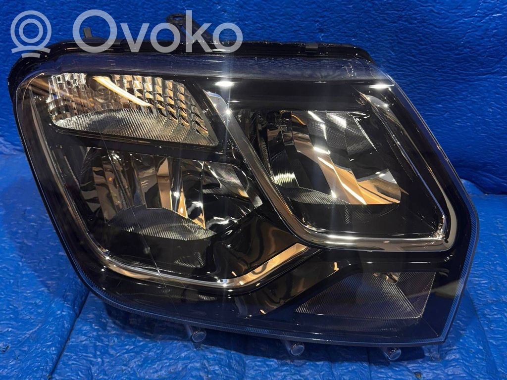 Dacia Duster Headlight/headlamp 