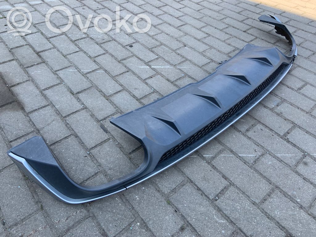 Audi A5 Moldura inferior del parachoques trasero 