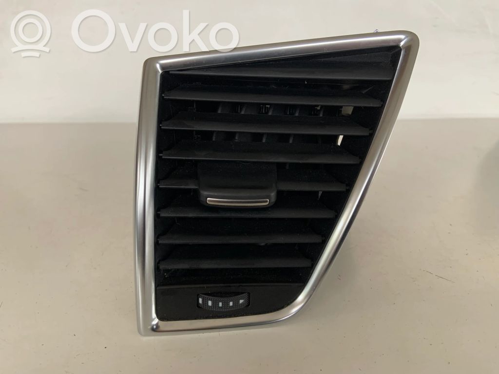 Audi Q5 SQ5 8R Boczna kratka nawiewu deski rozdzielczej 