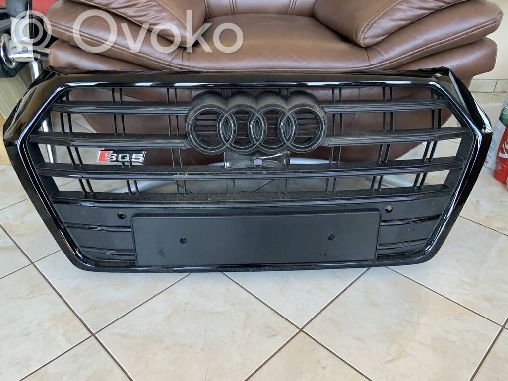 Audi Q5 SQ5 FY Etupuskurin ylempi jäähdytinsäleikkö 