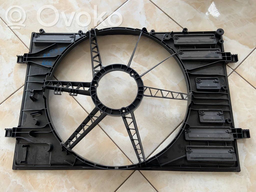 Audi Q3 F3 Aro de refuerzo del ventilador del radiador 
