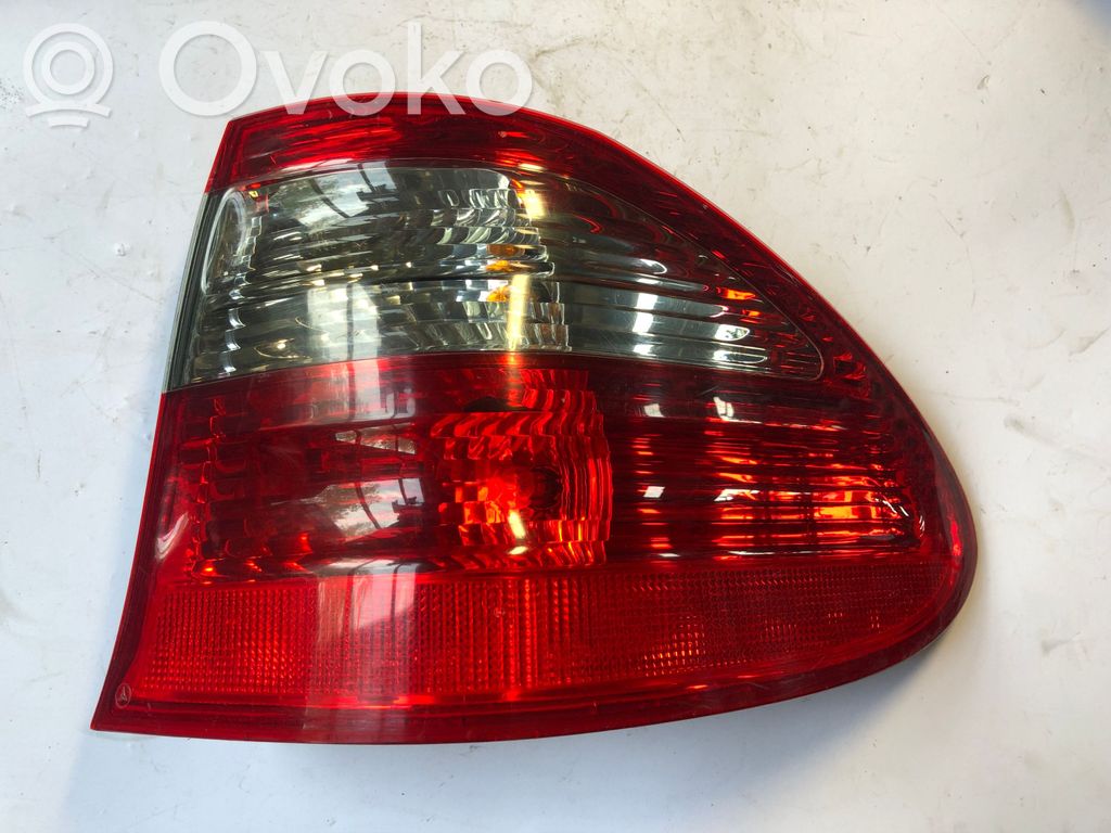 Mercedes-Benz E W211 Lampa tylna 