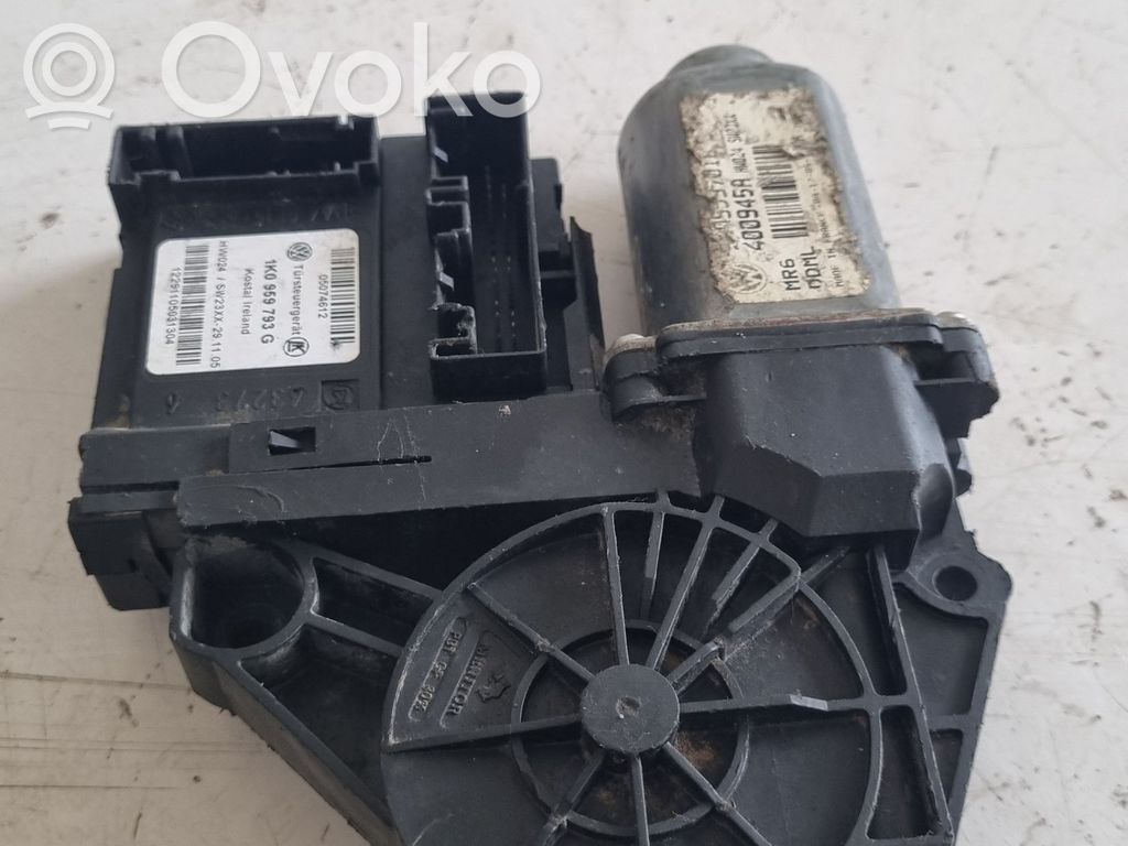 Volkswagen Golf IV Silnik regulatora szyby drzwi przednich 