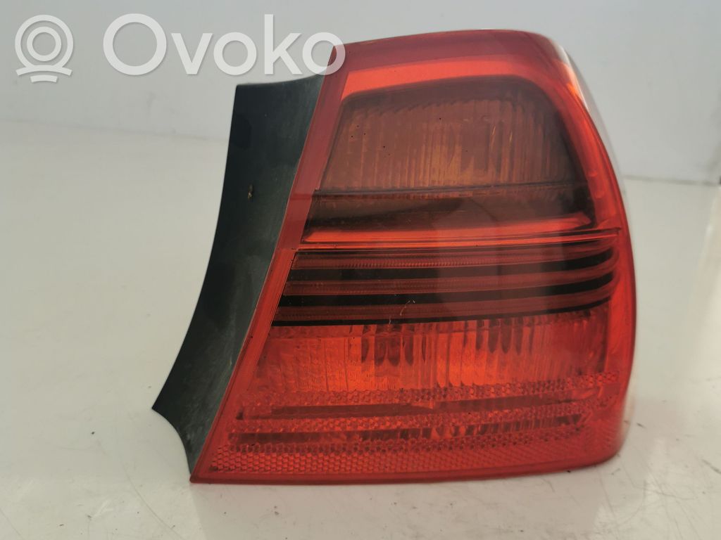 Rear/tail lights   6937458