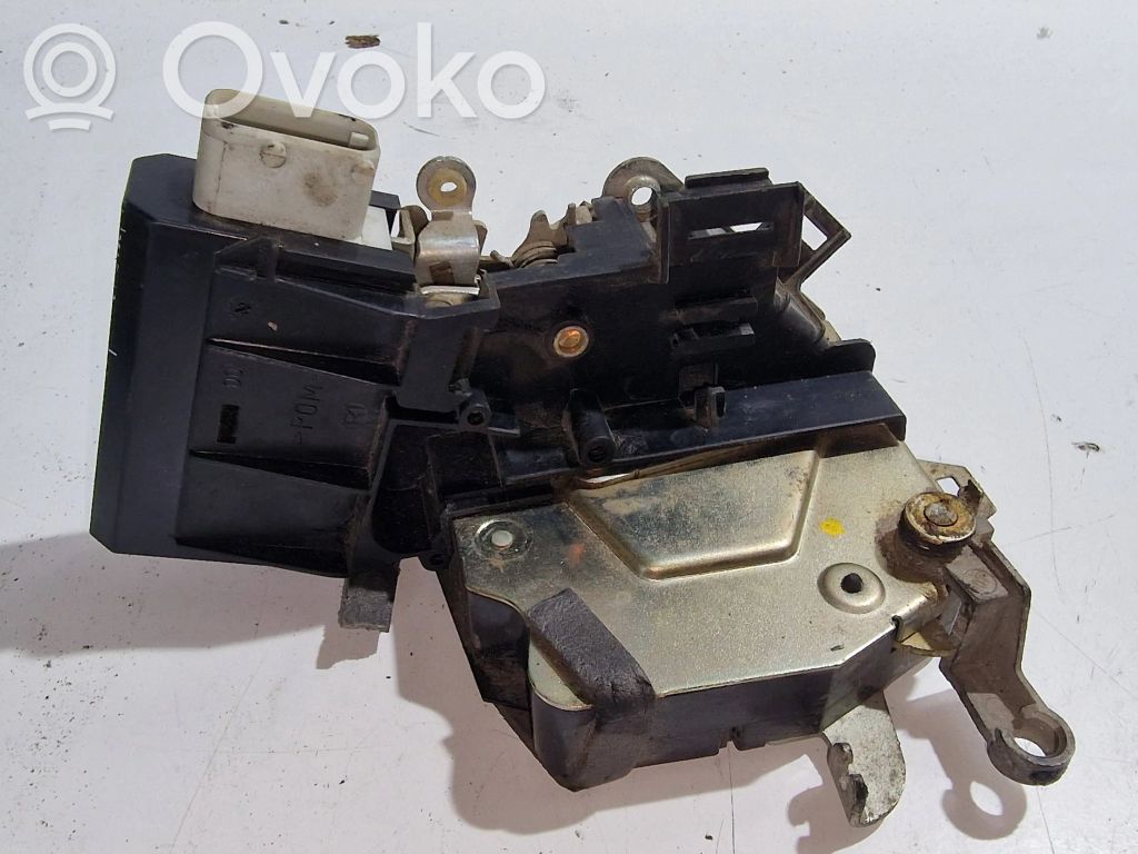 Front door lock   8235120