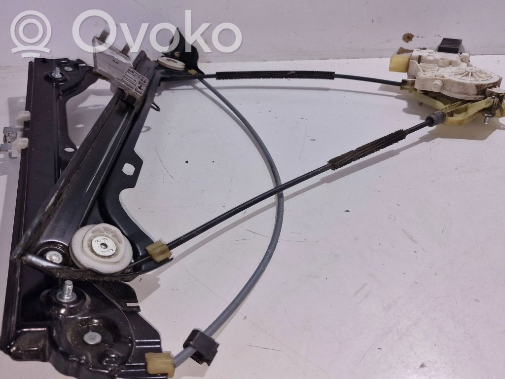 Front door window regulator with motor   983572,719345,7191117