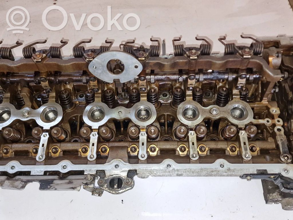 BMW 3 E90 E91 Engine head 