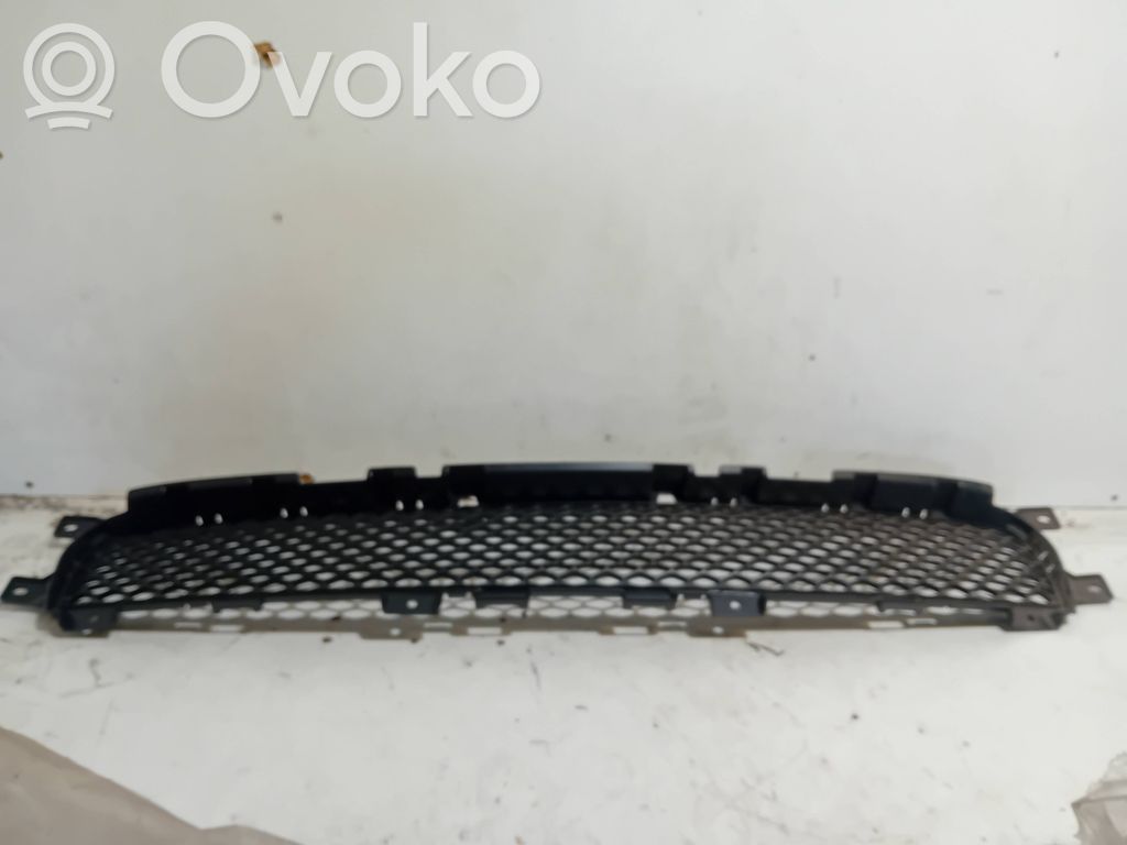 Dodge Durango III Front bumper lower grill 