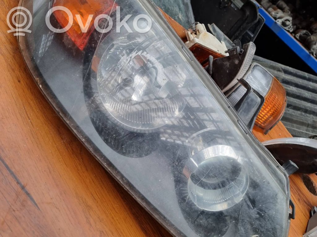 Nissan Almera N16 Lampa przednia 