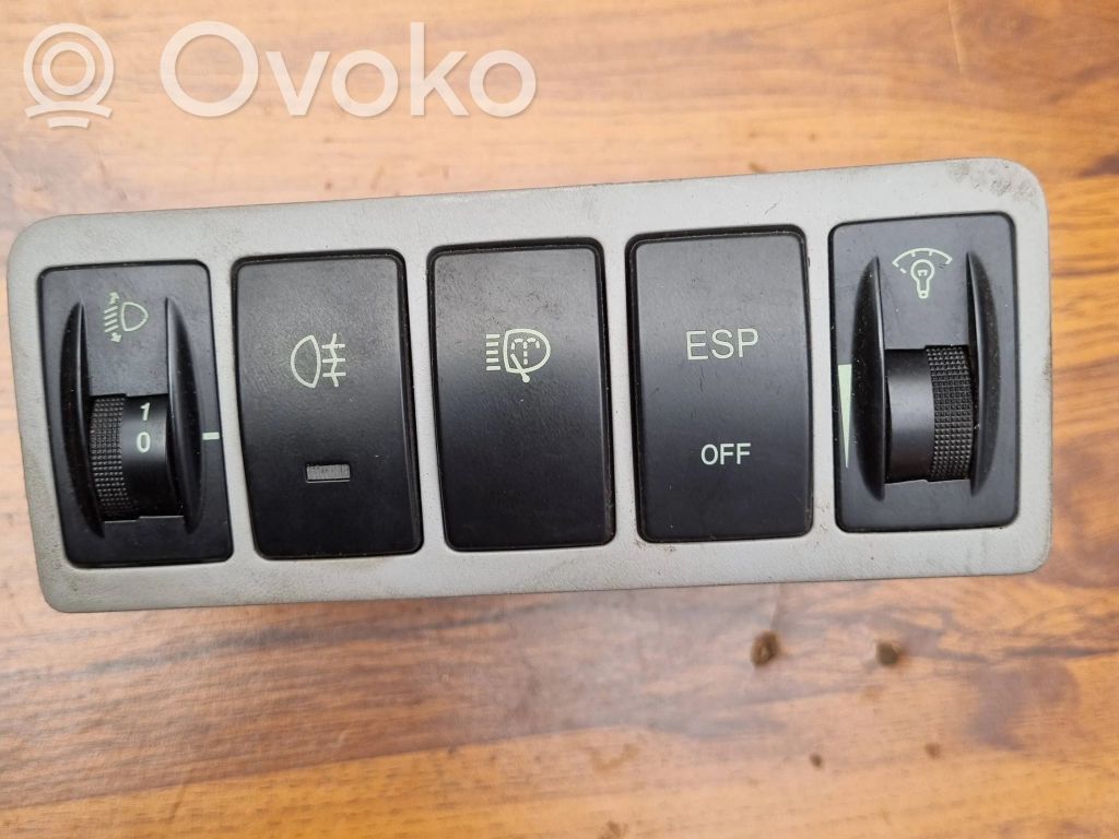 Headlight level height control switch   933003K400