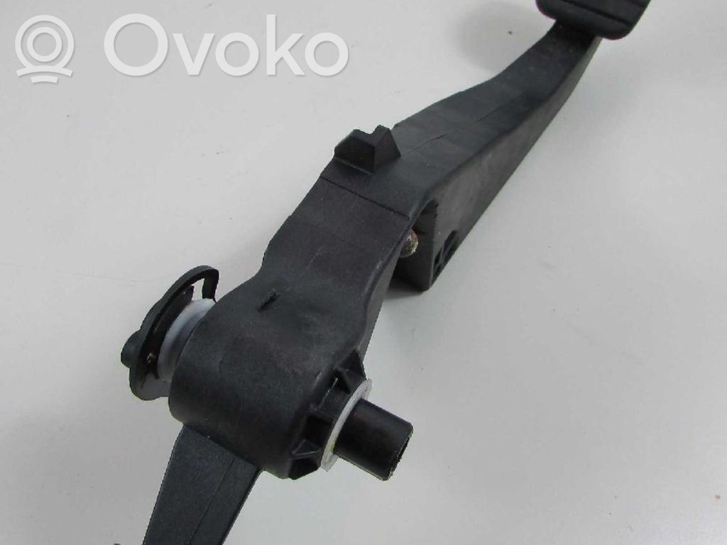 Pedal de embrague   8201298901