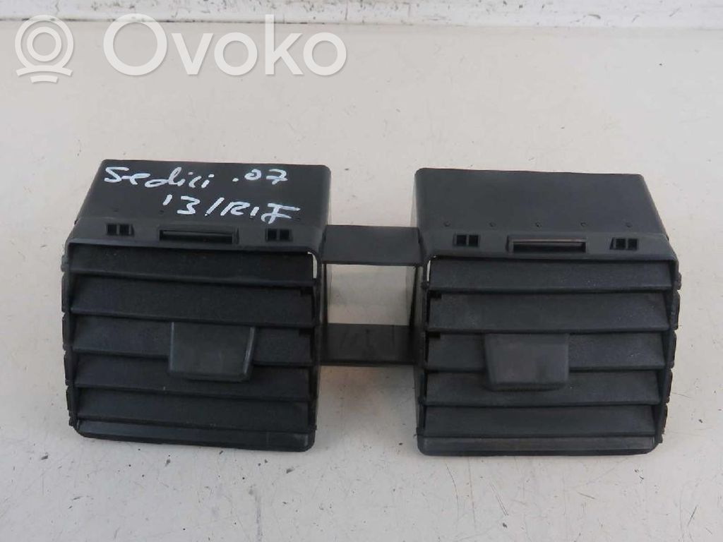 Fiat Sedici Rejilla de ventilación central del panel 