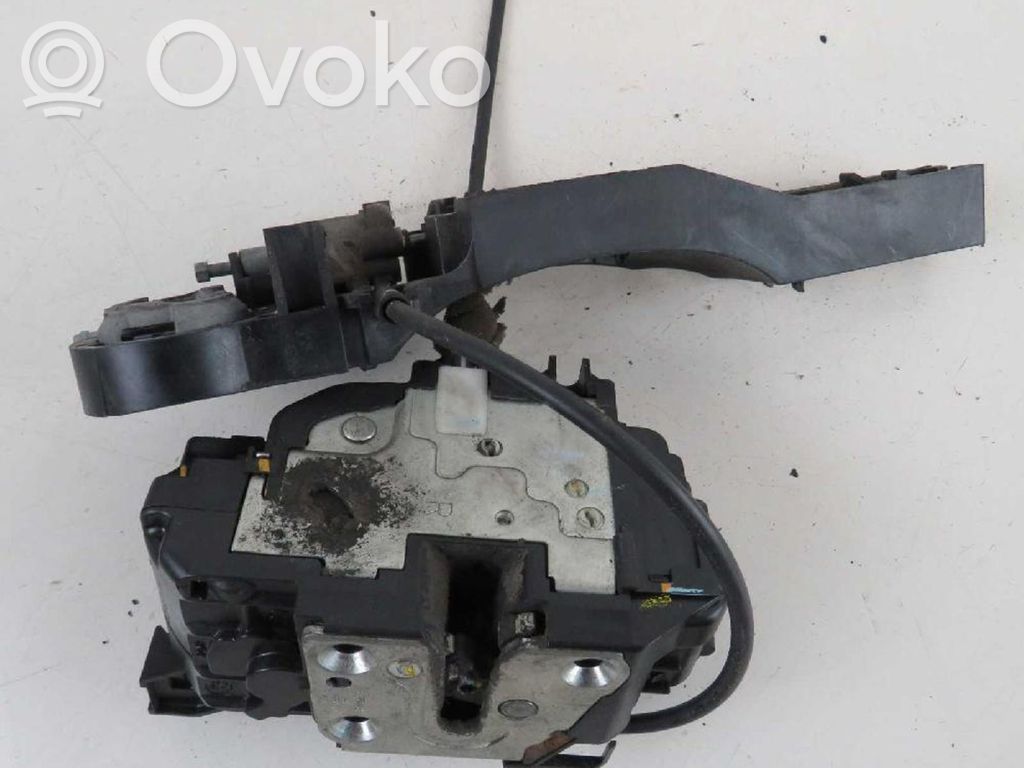 Renault Modus Aizmugurē slēdzene 