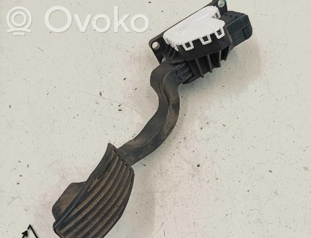 Fiat 500L Akseleratora pedālis 