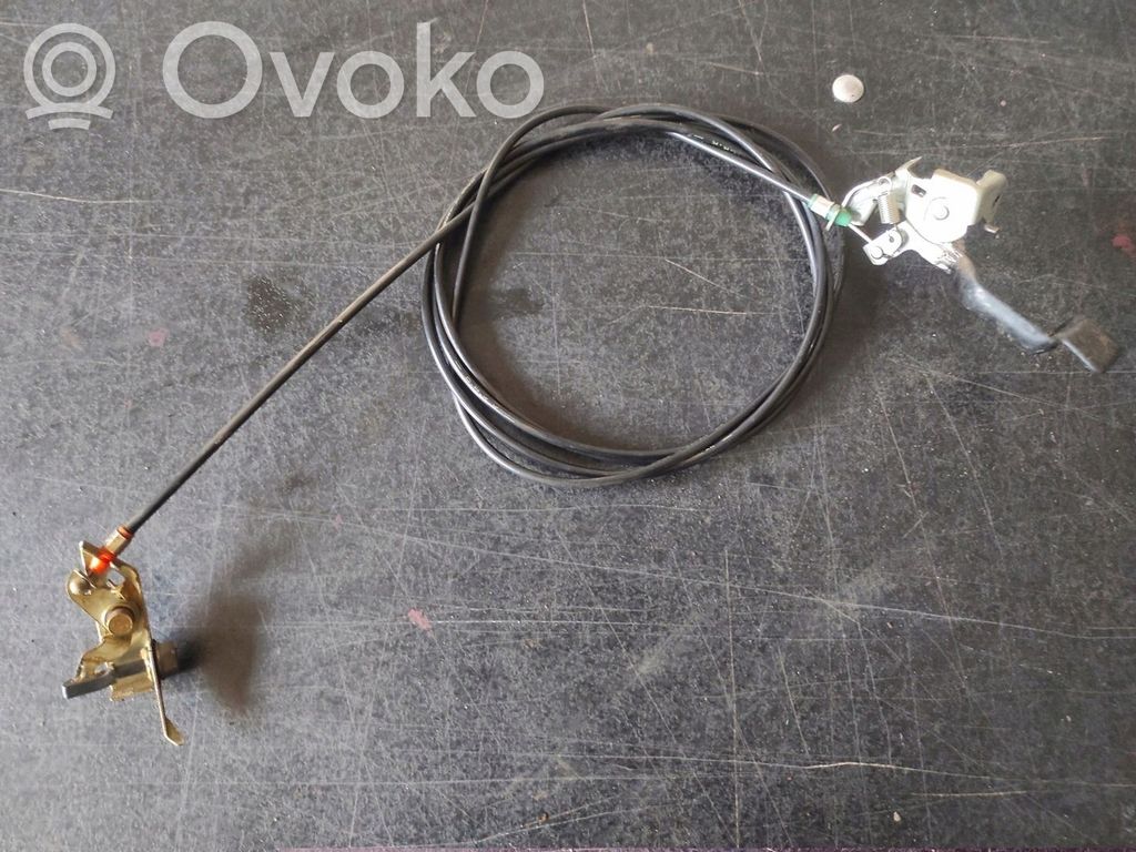 Fuel cap release pull handle