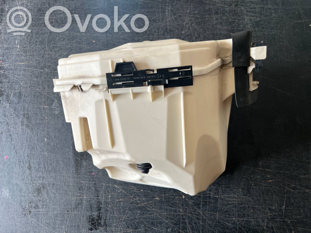 BMW 1 E81 E87 Fuse box set 