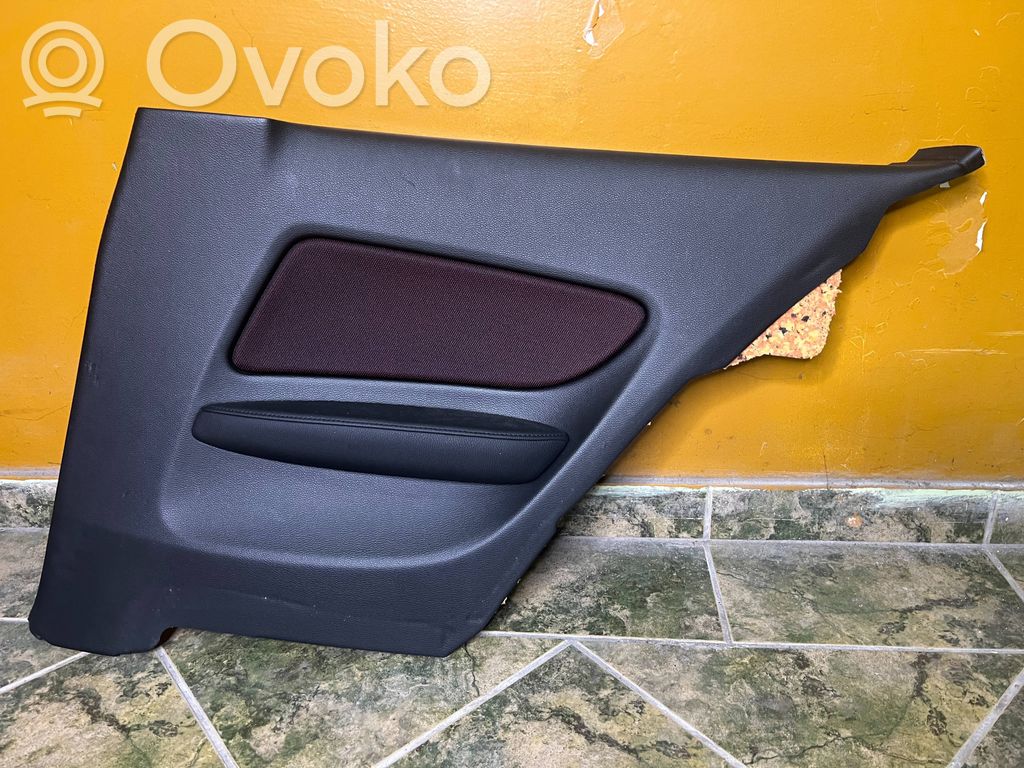 BMW 1 E81 E87 Takaoven verhoilu 