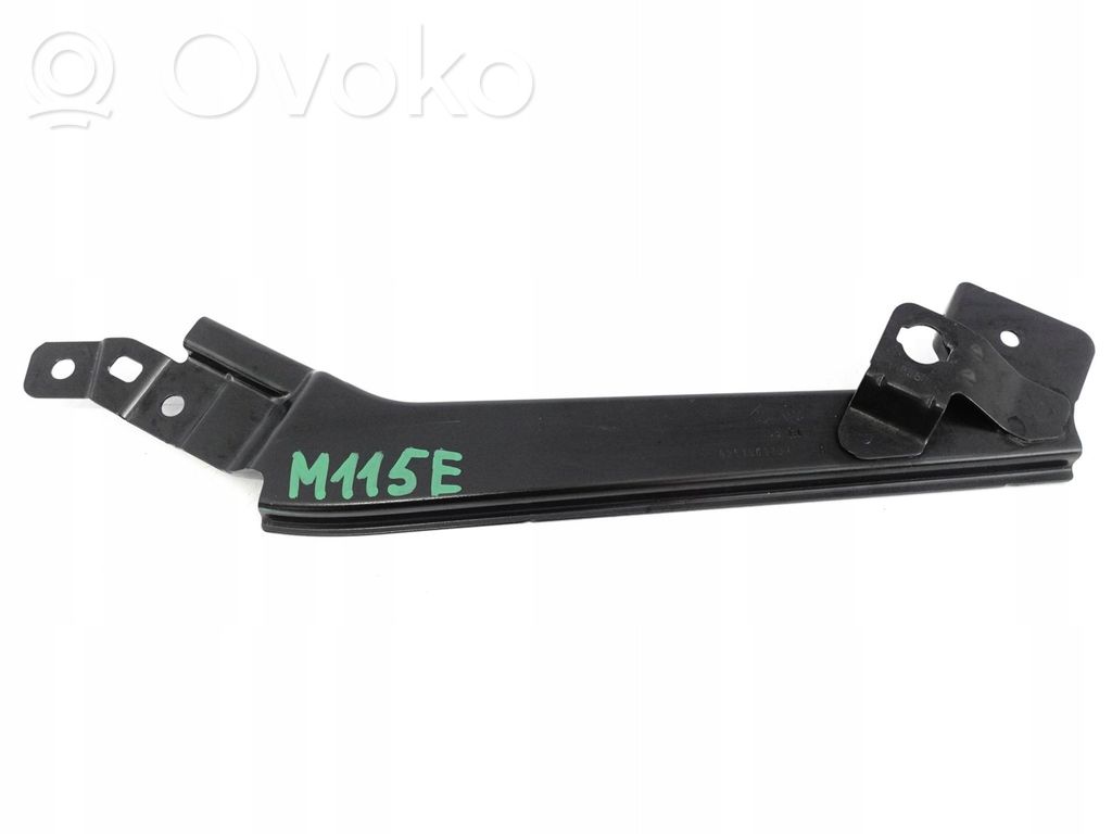 Renault Megane E-Tech Headlight/headlamp mounting bracket 