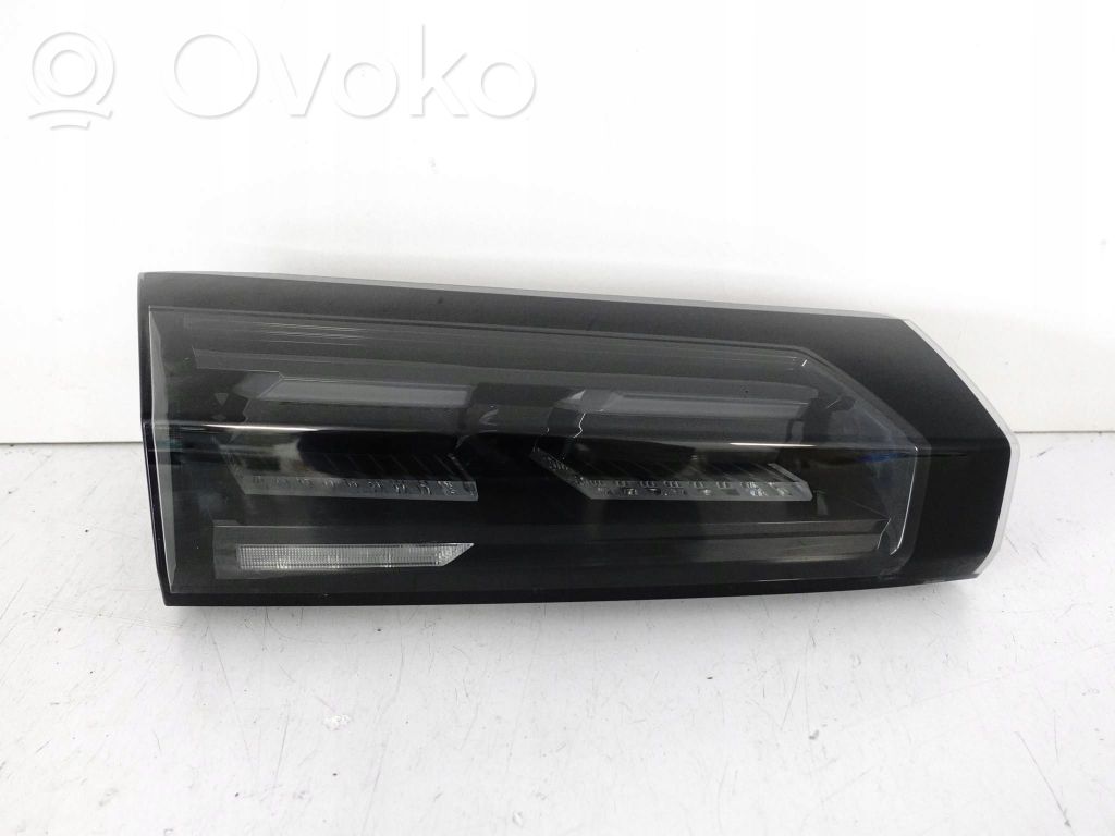 Peugeot 2008 II Lampy tylnej klapy bagażnika 