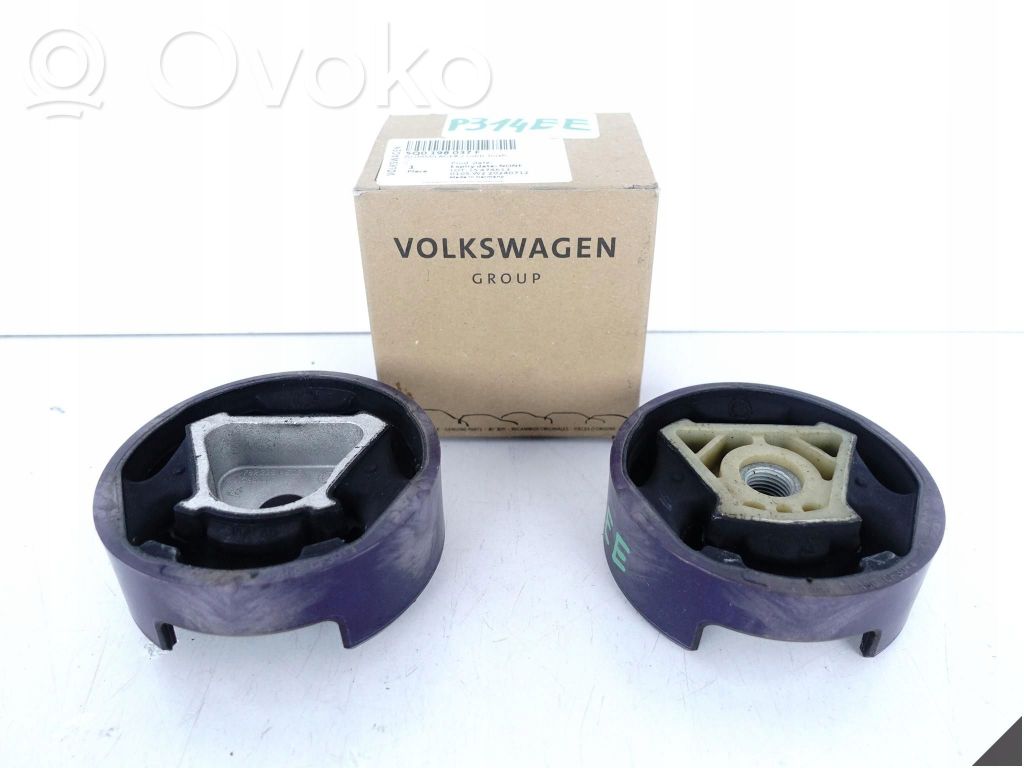 Volkswagen Golf VII Engine mount bracket 