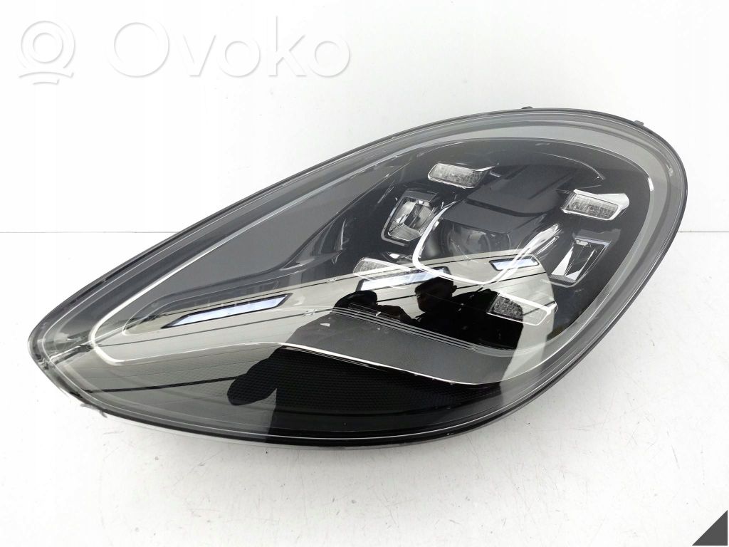 Porsche Panamera (971) Far 