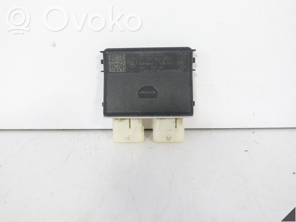 Tailgate/trunk control unit/module   3G0962243C,3G0962243C,3G0962243,32839400,90318080