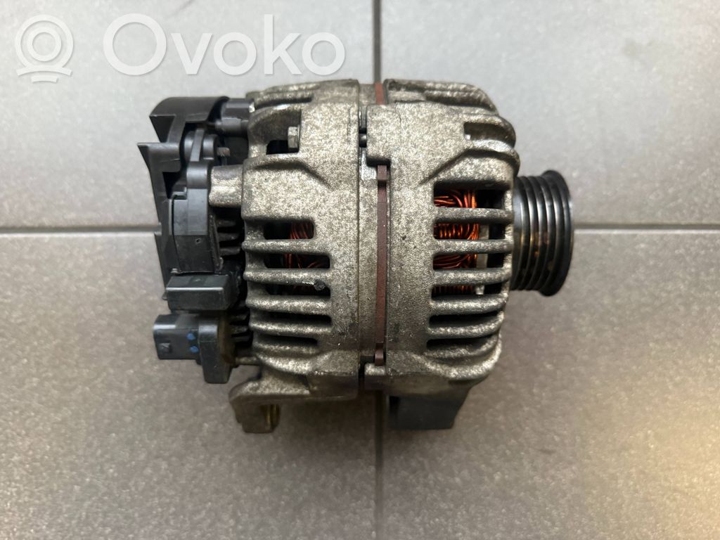 Opel Corsa D Alternador 