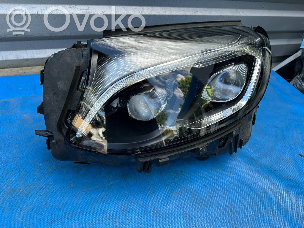 Mercedes-Benz GLC X253 C253 Lampa przednia 