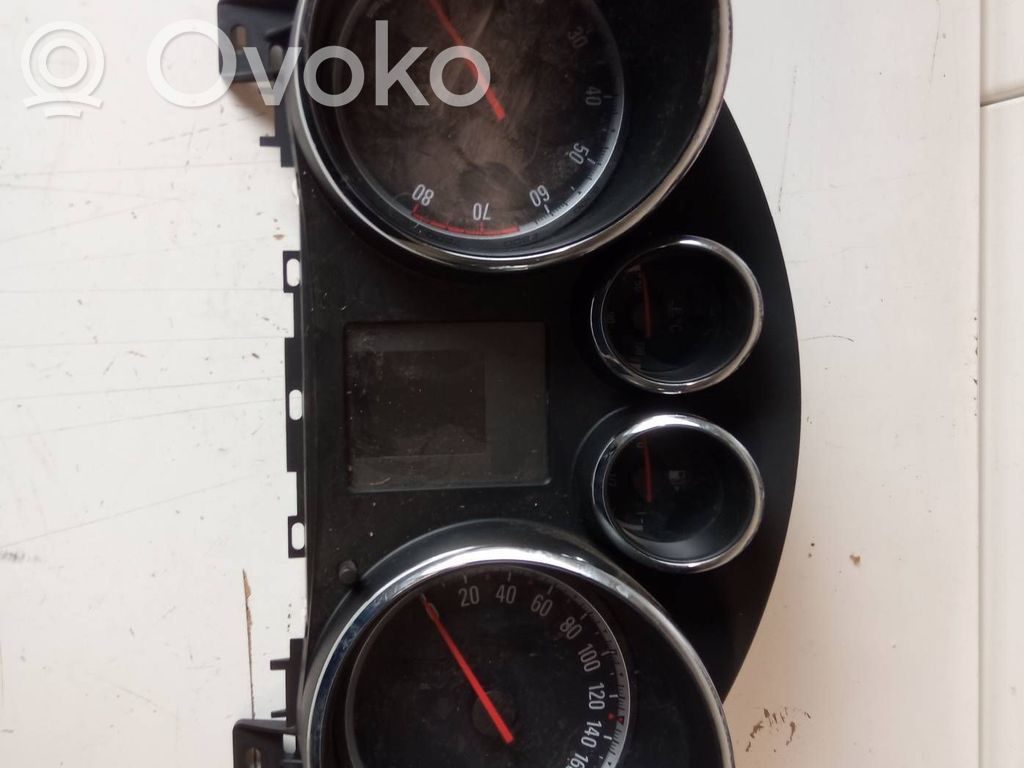 Opel Astra J Speedometer (instrument cluster) 