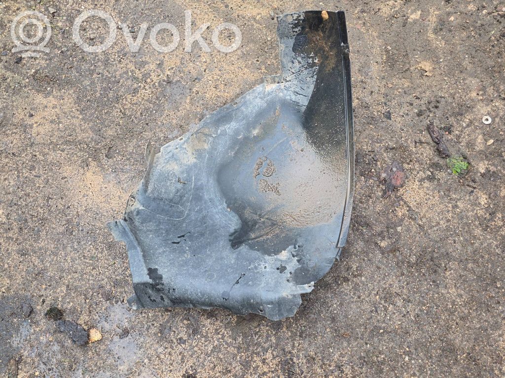 Front wheel arch liner splash guards