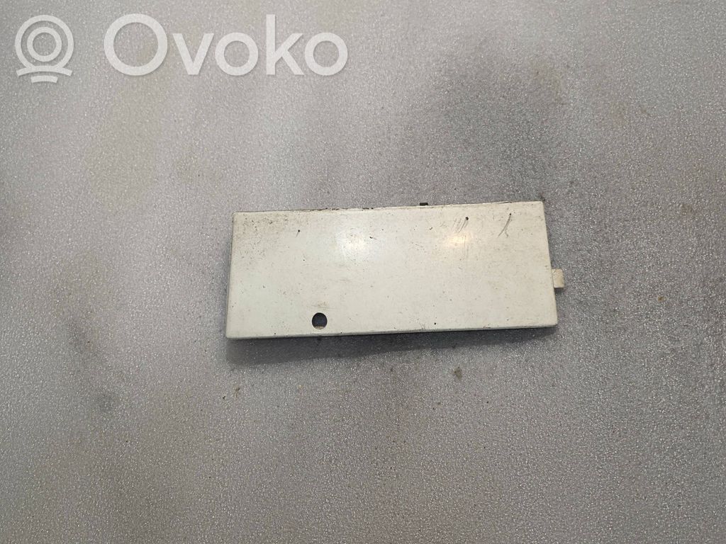 BMW 5 E34 Abdeckung Deckel Abschleppöse vorne 