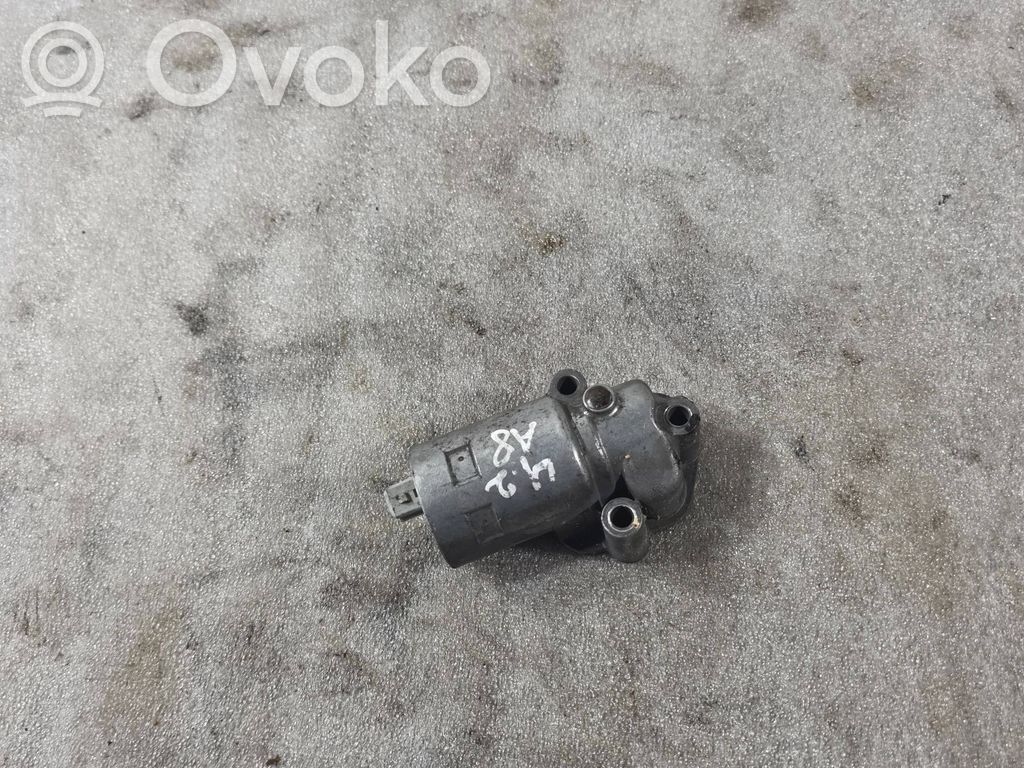 Audi A8 S8 D2 4D Leerlaufregler Leerlaufregelventil 