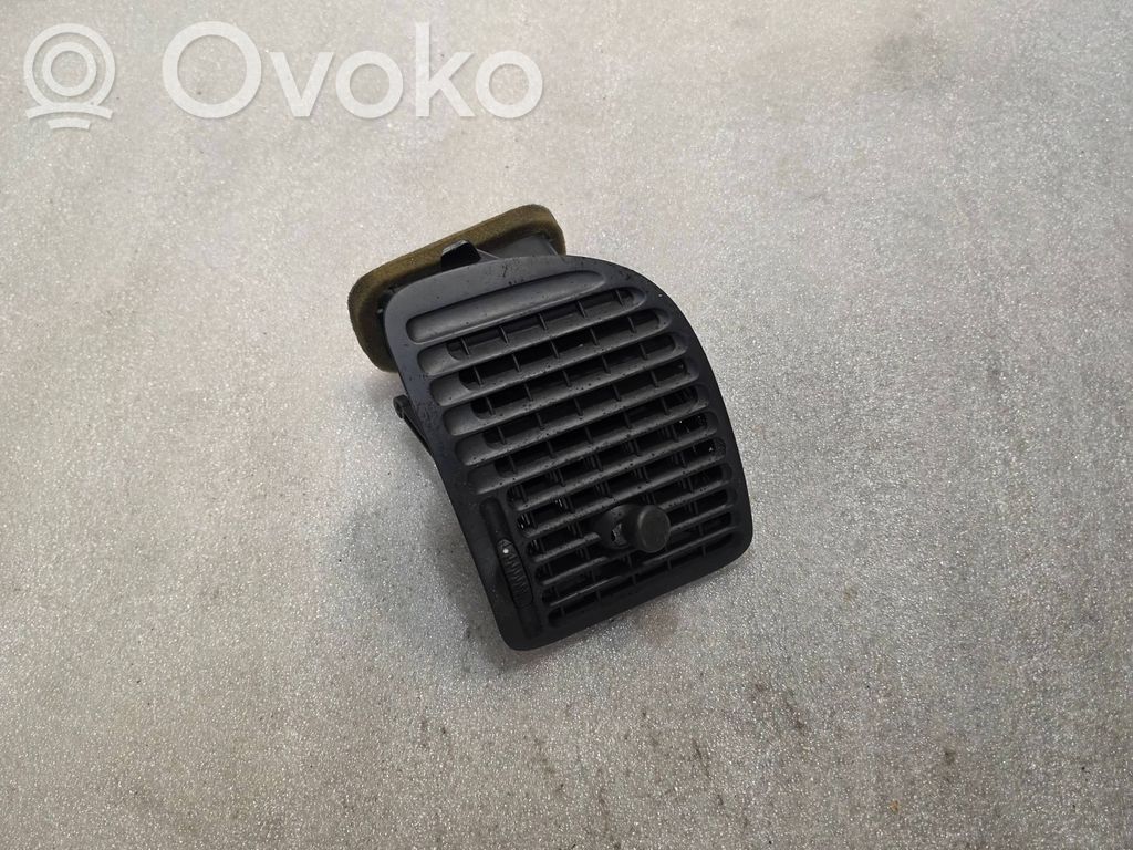 Saab 9-3 Ver1 Dysze / Kratki środkowego nawiewu deski rozdzielczej 