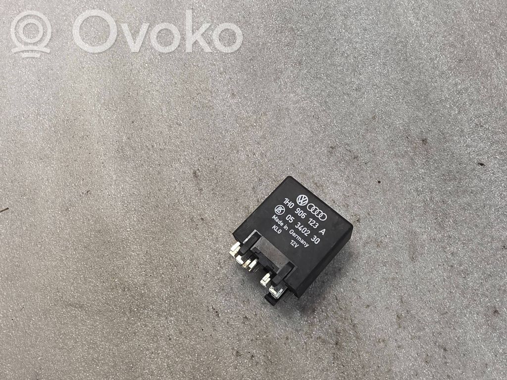 Audi 80 90 S2 B4 Muu rele 