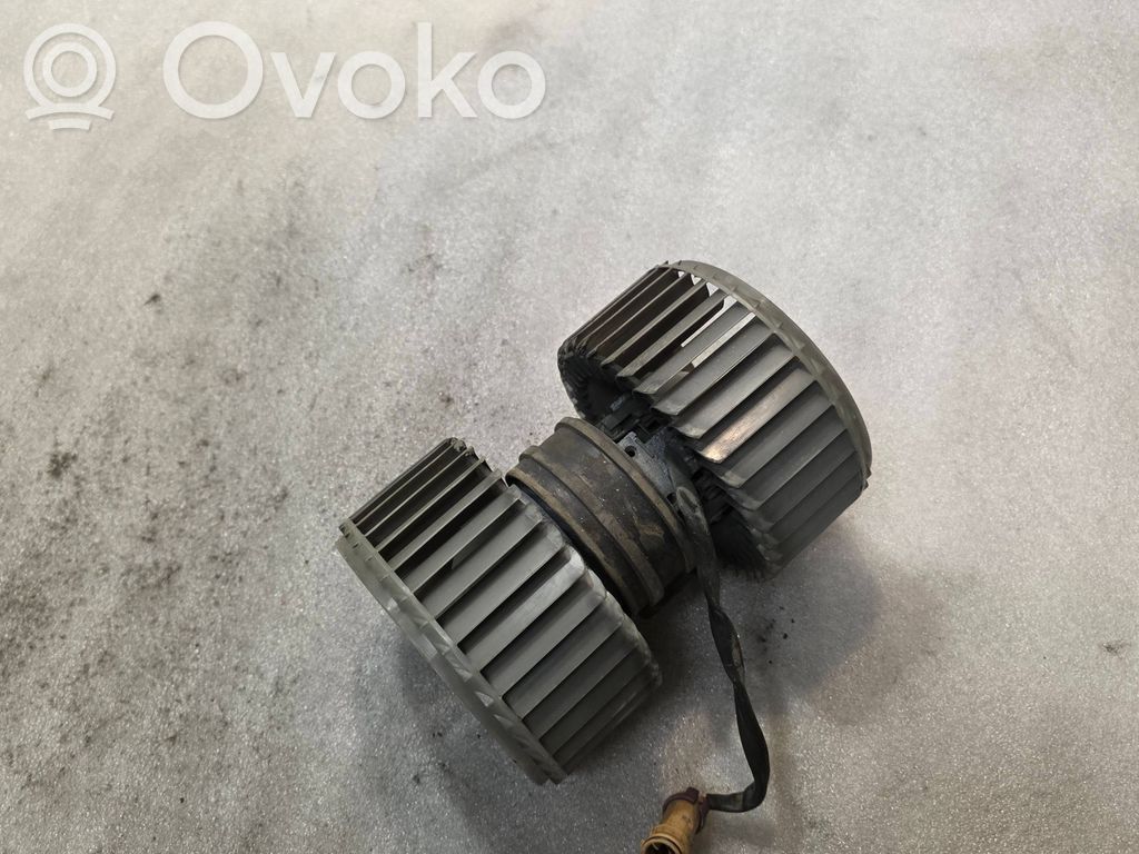 Mazā radiatora ventilators   4D0959101