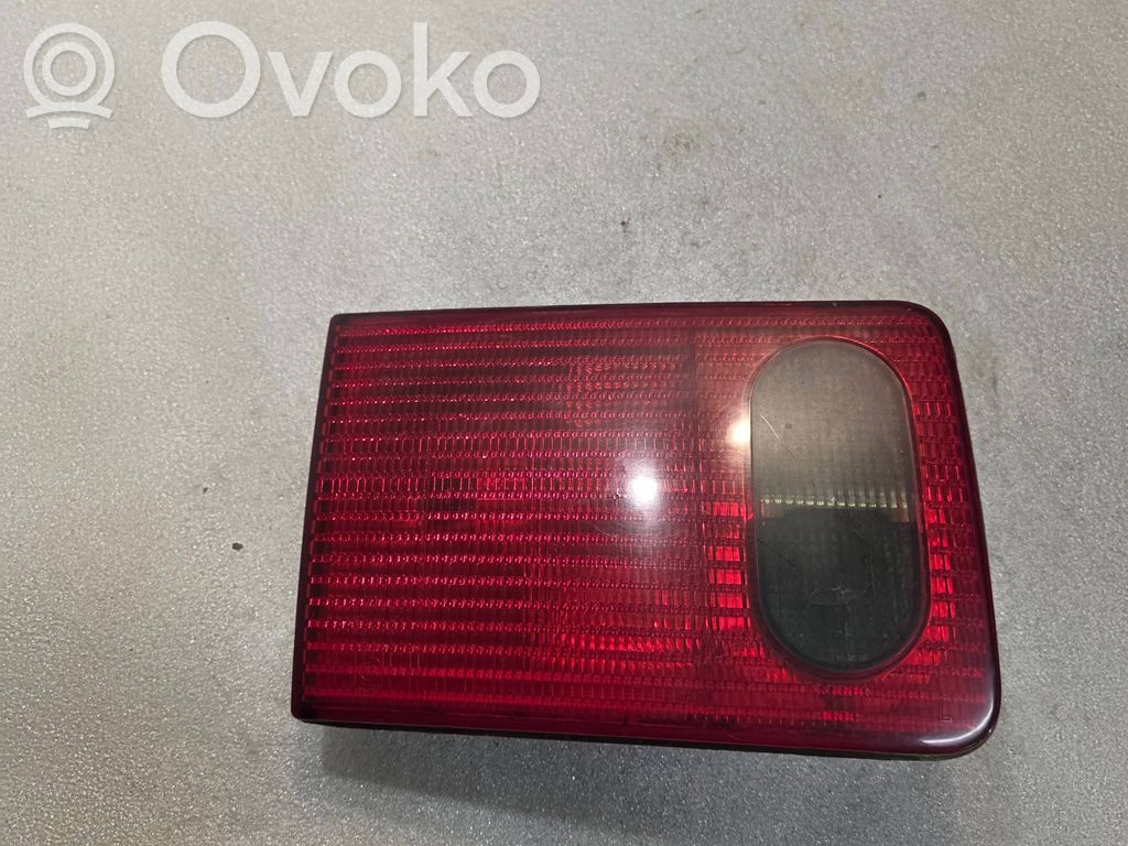 Audi A8 S8 D2 4D Aizmugurējais lukturis pārsegā 