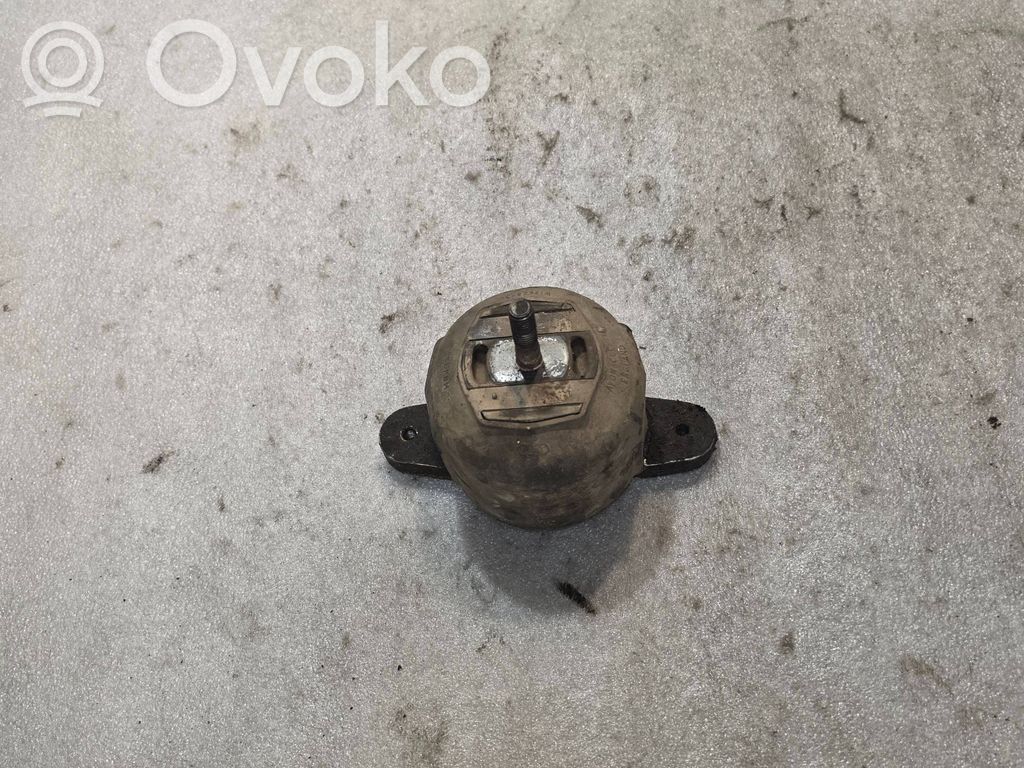 Audi A8 S8 D3 4E Soporte de la caja de cambios 