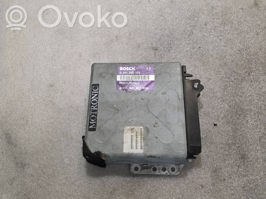 Audi V8 Unidad de control/módulo del motor 