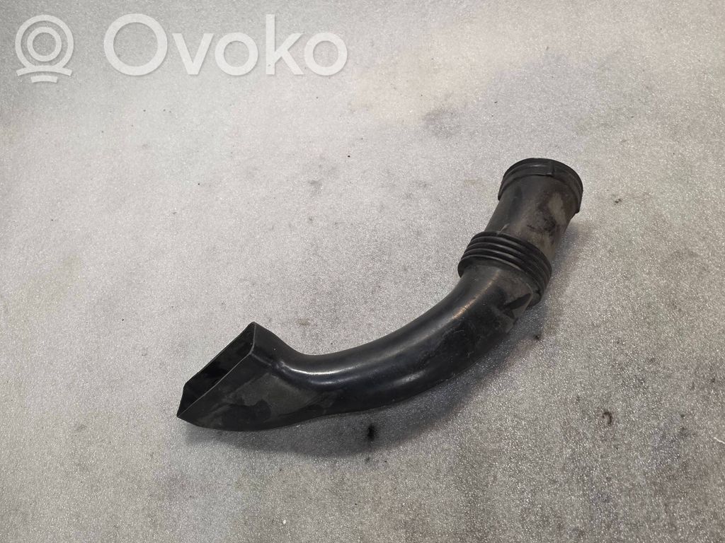 Audi A8 S8 D2 4D Ilmanoton kanavan osa 