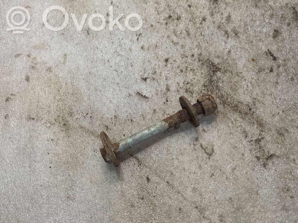 Tornillo de cámara de la suspensión trasera
