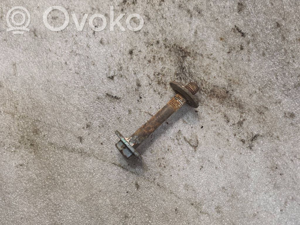 Tornillo de cámara de la suspensión trasera