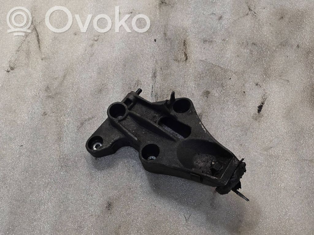 BMW 7 E38 Engine mounting bracket 
