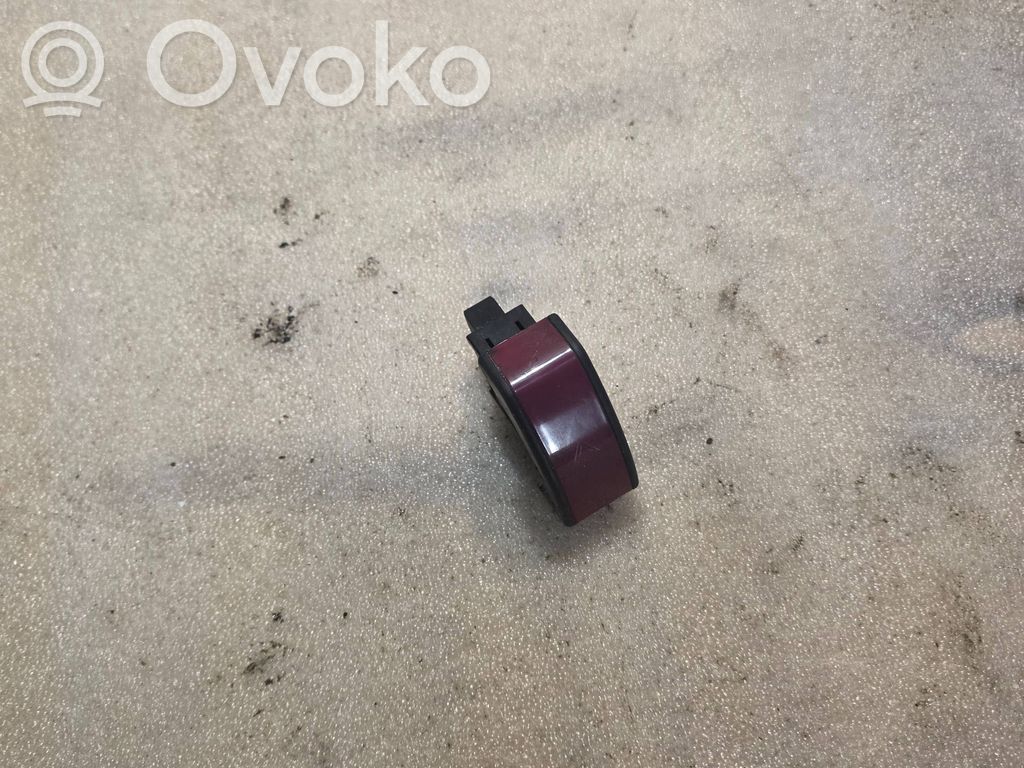 Hazard light switch   9164142,13539901