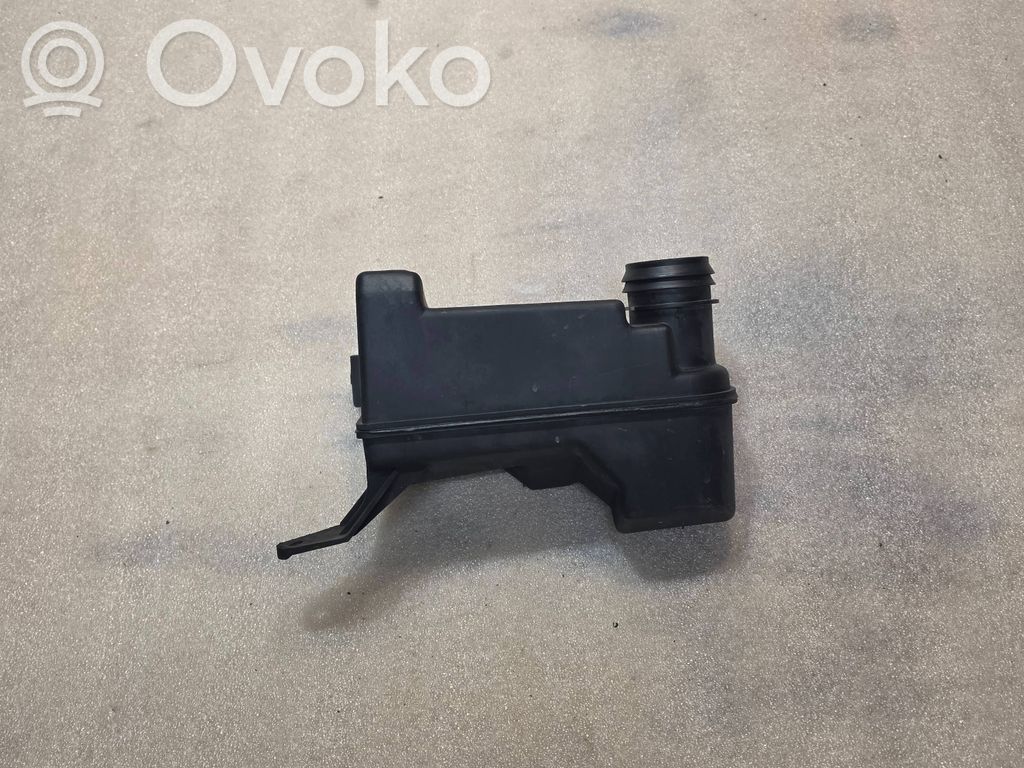 Intake resonator   1744467,8694531