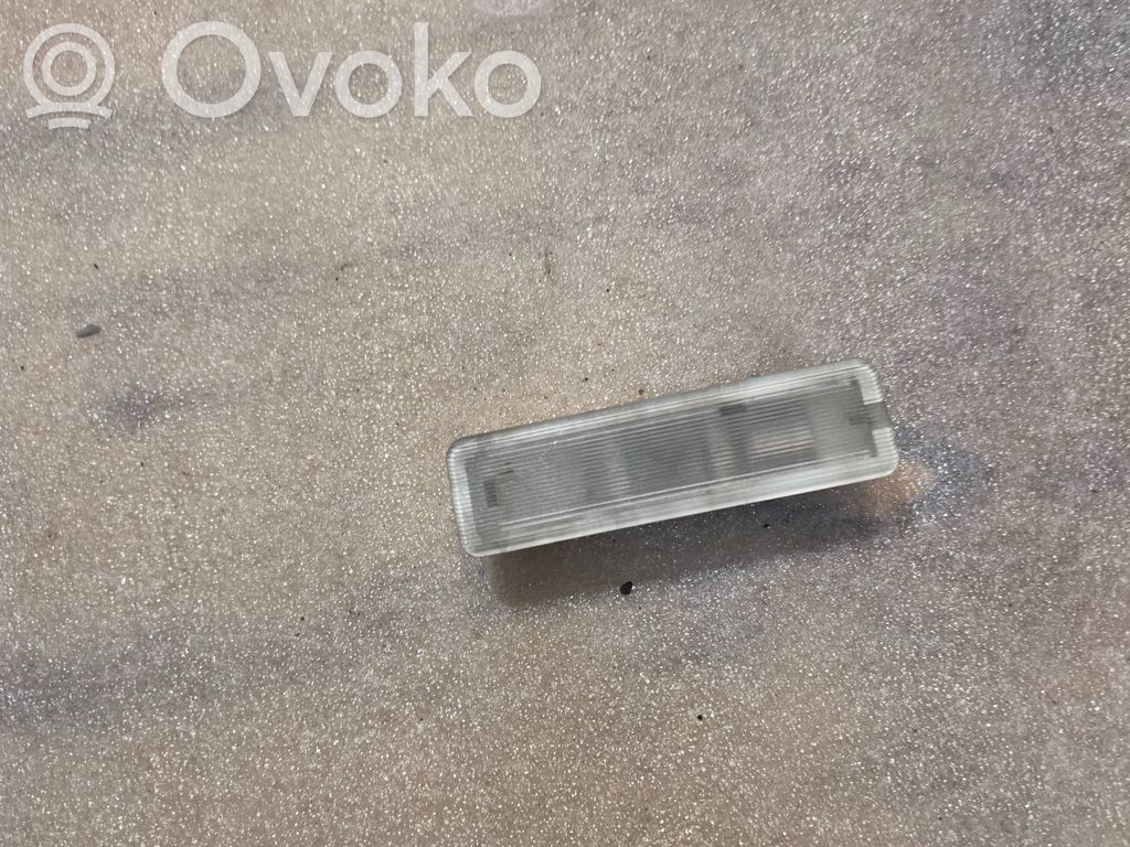 BMW 7 E38 Éclairage intérieur porte avant 